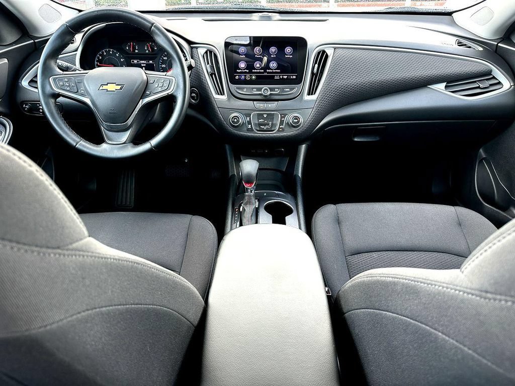 Used 2023 Chevrolet Malibu RS FWD image 30