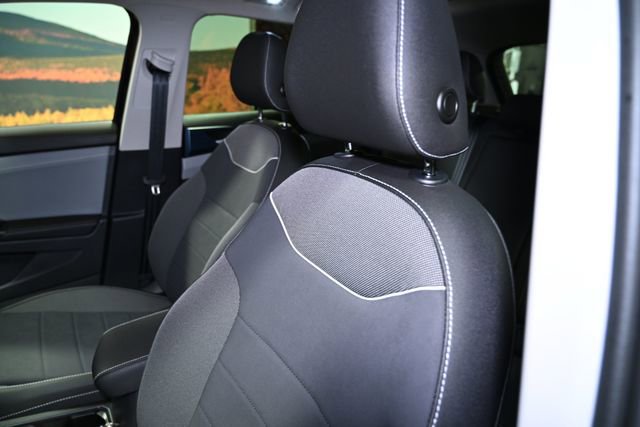 Used 2024 Volkswagen Taos SE image 24