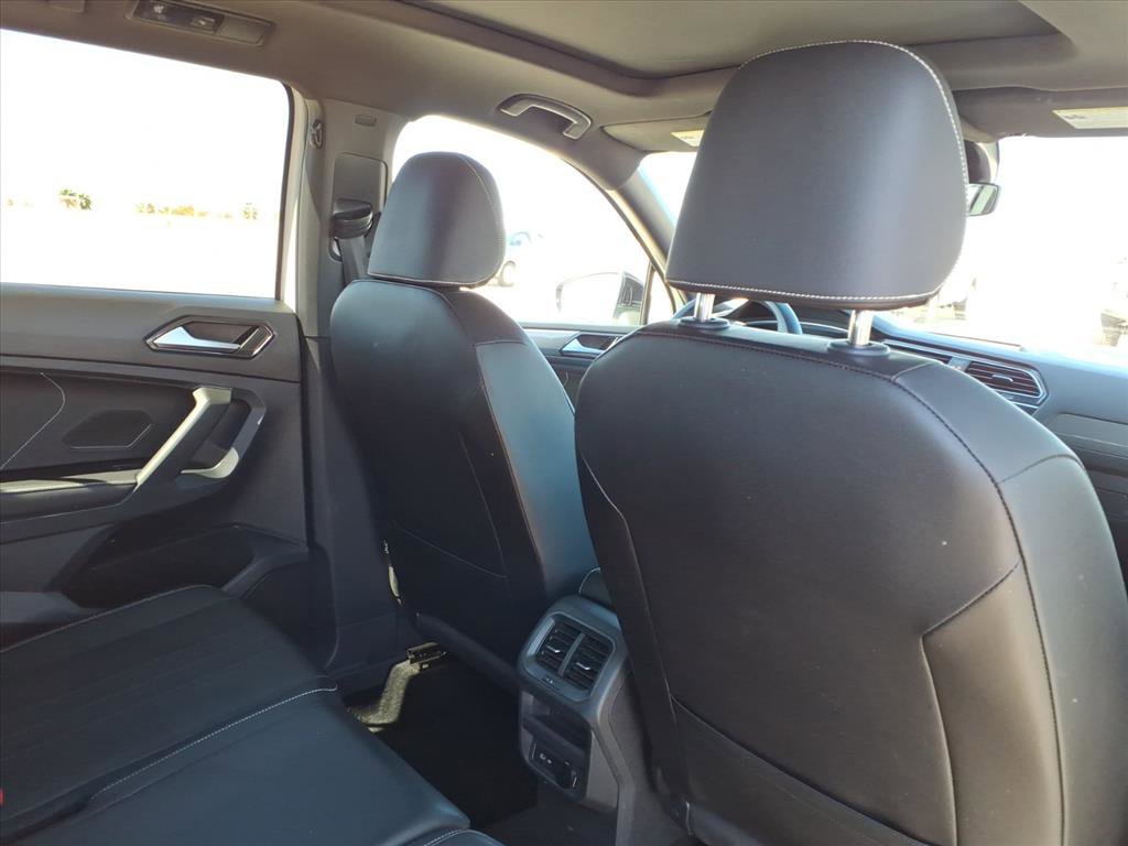 Used 2023 Volkswagen Tiguan SE R-Line image 13