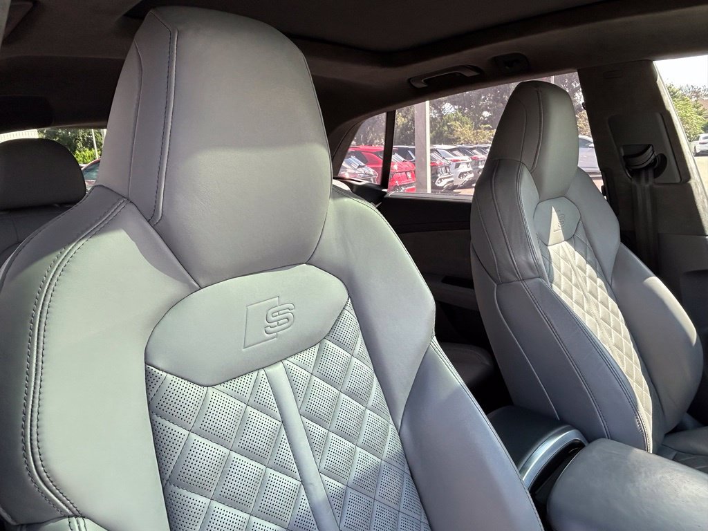 Used 2021 Audi SQ8 Prestige AWD/4WD image 45