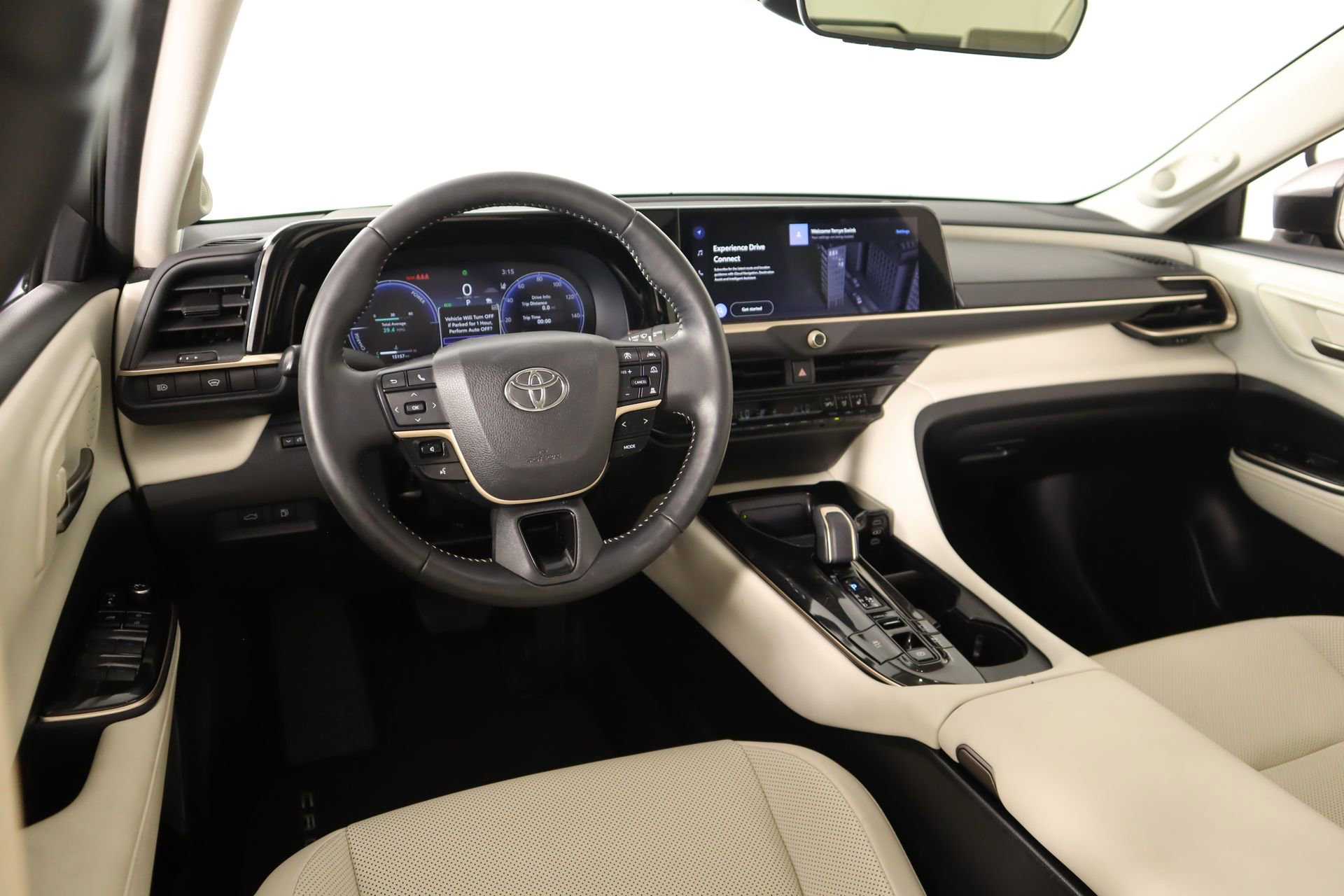 Used 2024 Toyota Crown Limited image 2