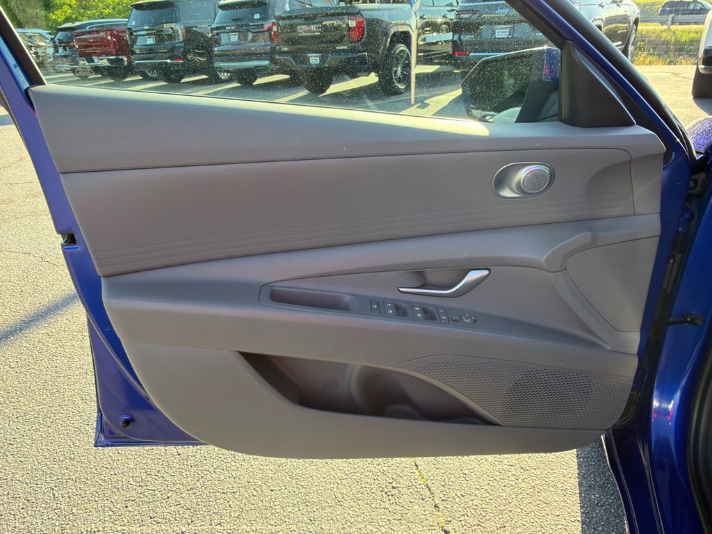 Used 2024 Hyundai Elantra SEL image 10