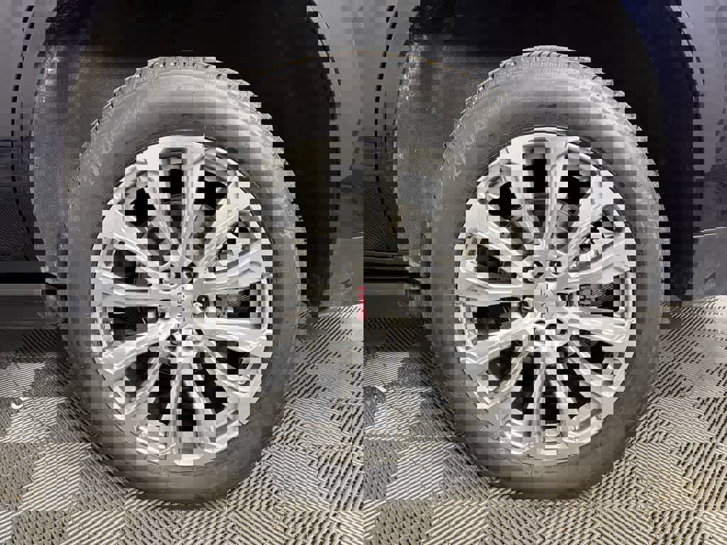 Certified 2023 GMC Yukon Denali image 35