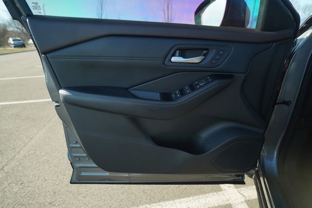 Used 2023 Nissan Rogue SL image 15