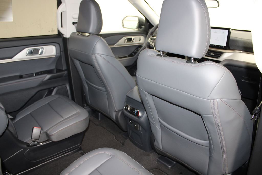New 2026 Ford Explorer Active RWD image 34