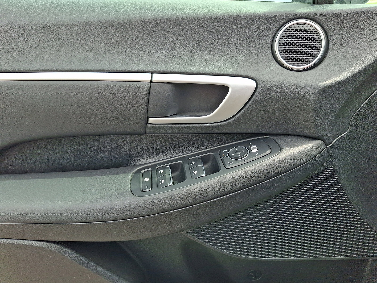 Certified 2025 Hyundai Sonata SEL FWD image 12