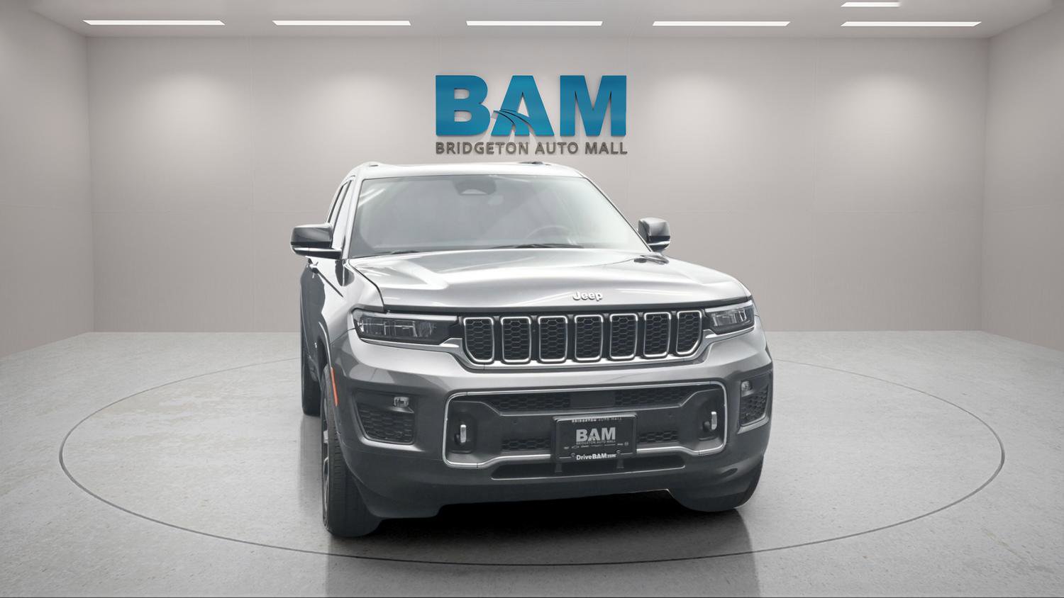 Used 2021 Jeep Grand Cherokee L Overland w/ Luxury Tech Group IV image 2