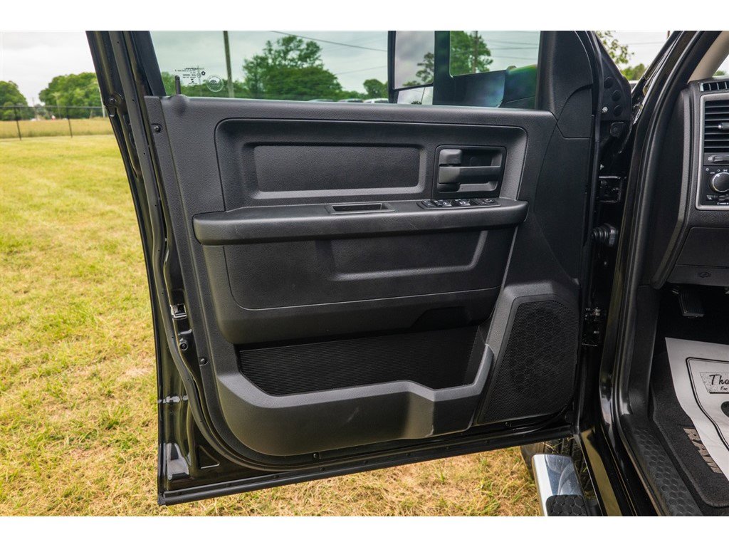 Used 2018 RAM 3500 Tradesman w/ Chrome Appearance Group AWD/4WD image 11