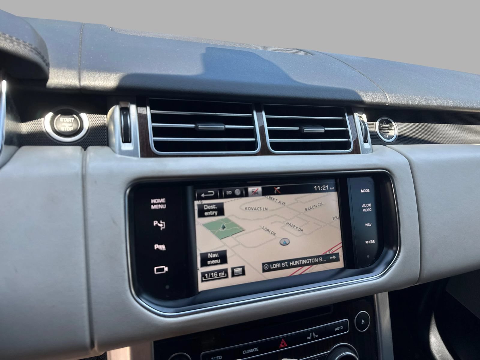 Used 2015 Land Rover Range Rover Supercharged AWD/4WD image 43