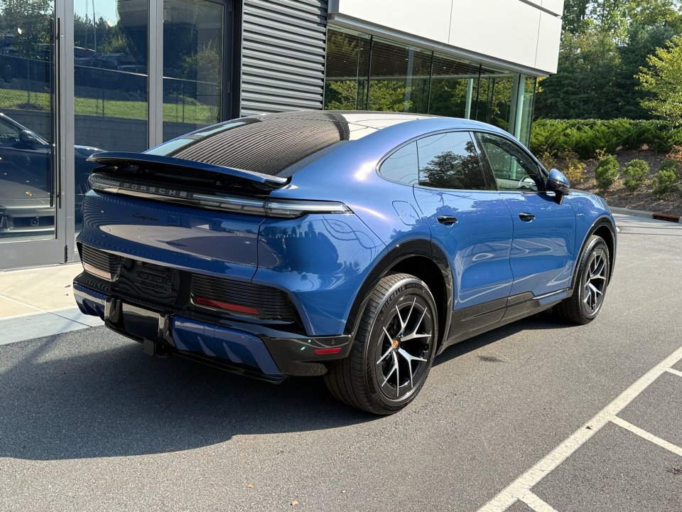 New 2026 Porsche Cayenne Electric Coupe AWD/4WD image 7