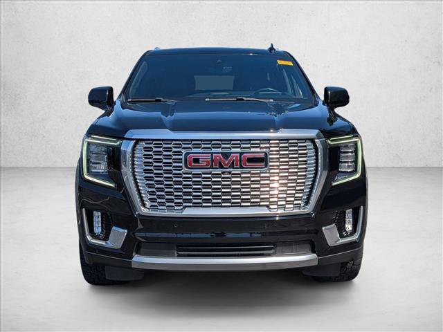 Used 2021 GMC Yukon XL Denali w/ Denali Premium Package AWD/4WD image 3