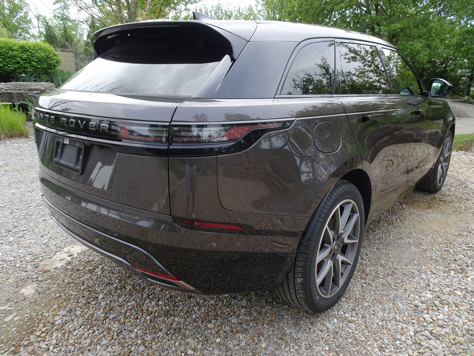 New 2025 Land Rover Range Rover Velar Dynamic SE image 11