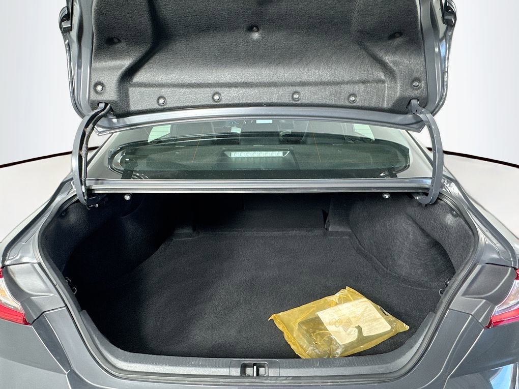 Used 2025 Toyota Camry SE image 28