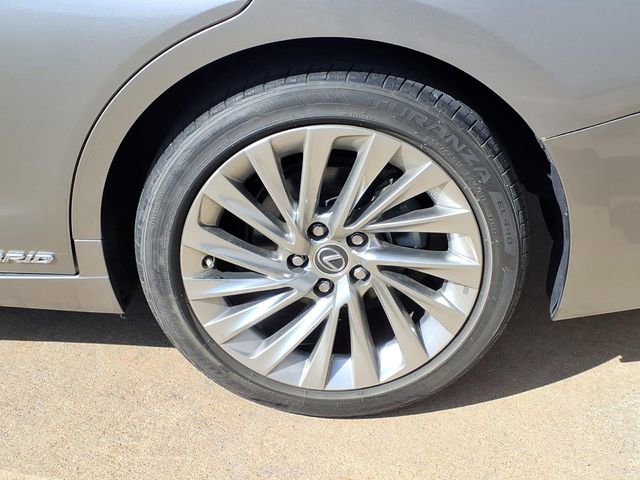 Used 2020 Lexus ES 300h w/ Luxury Package image 28