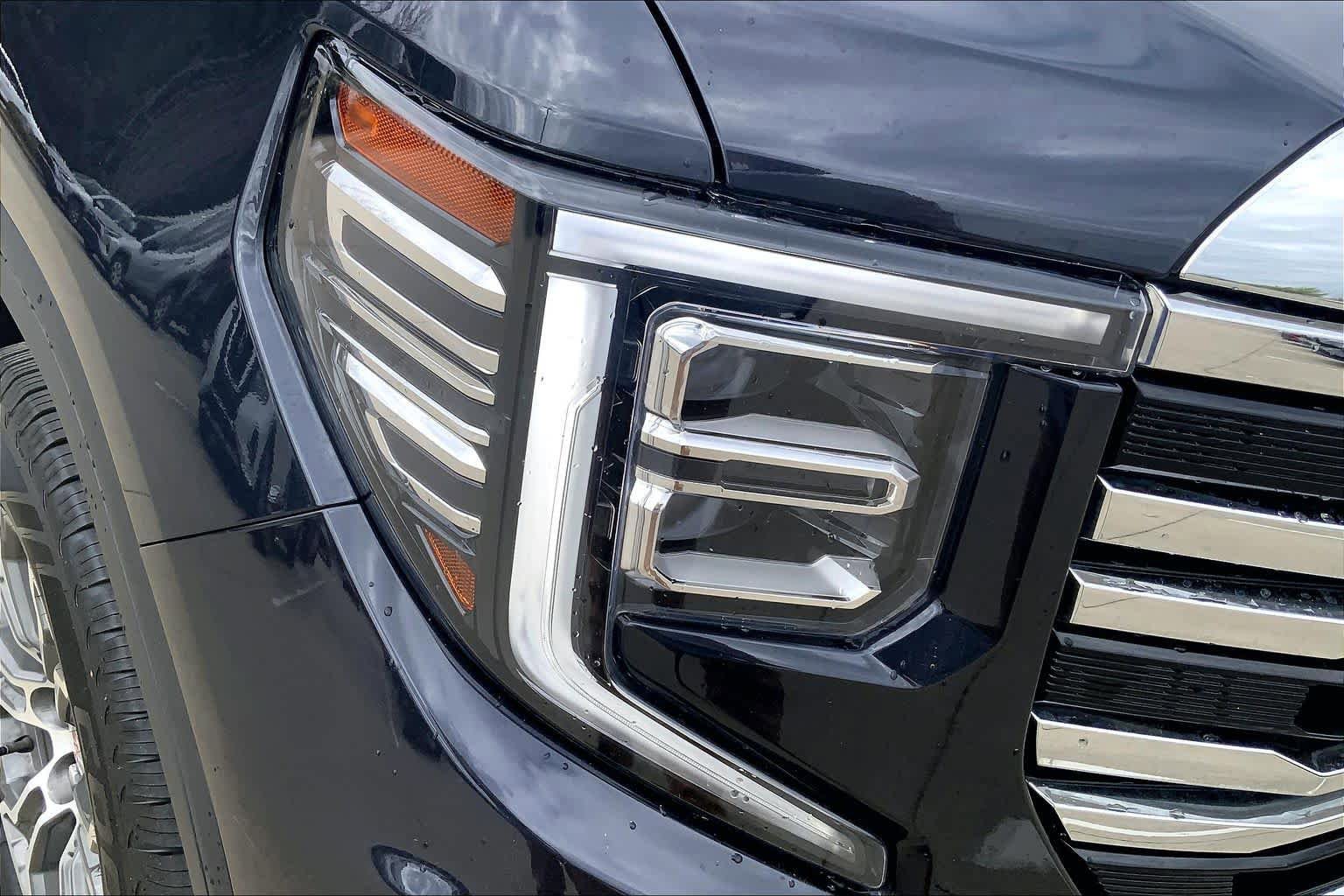 Used 2025 GMC Sierra 1500 SLT AWD/4WD image 26