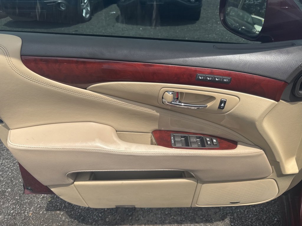Used 2007 Lexus LS 460 image 17