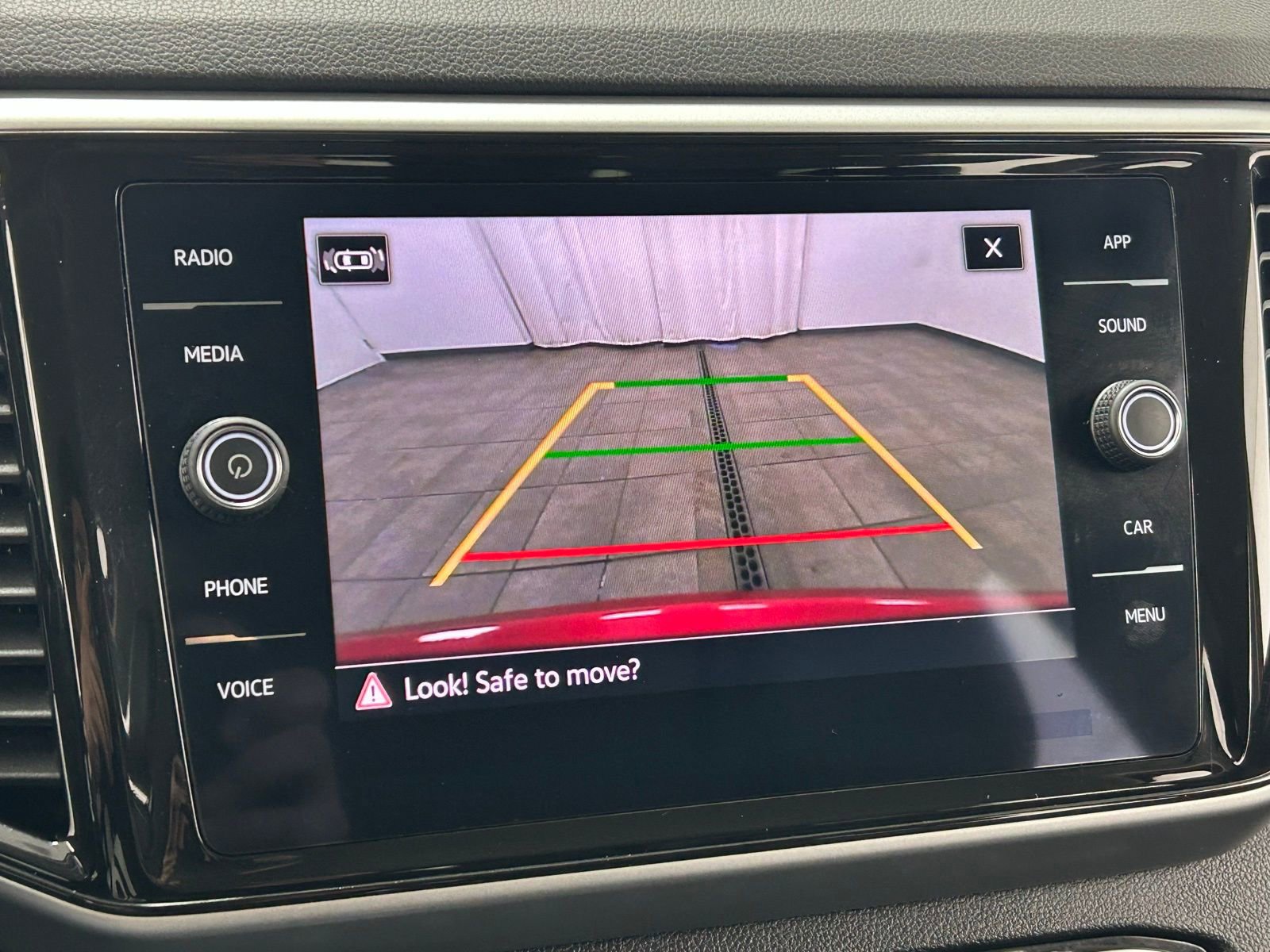 Used 2023 Volkswagen Atlas SE image 17