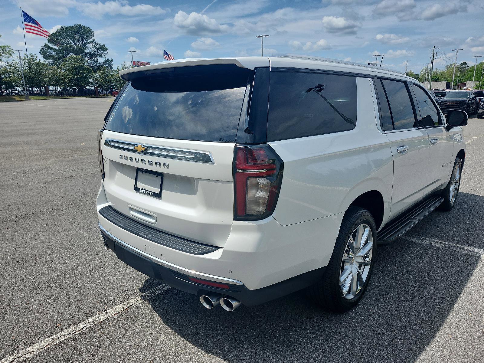 Used 2021 Chevrolet Suburban High Country image 3