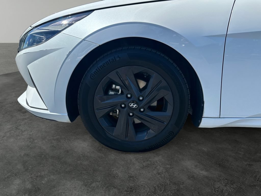 Used 2022 Hyundai Elantra SEL w/ Cargo Package FWD image 5