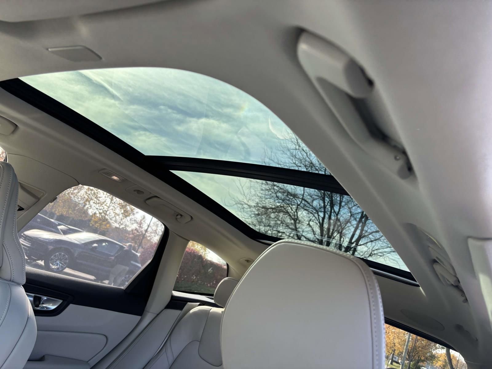 New 2026 Volvo XC60 B5 Ultra w/ Protection Package Premier image 24