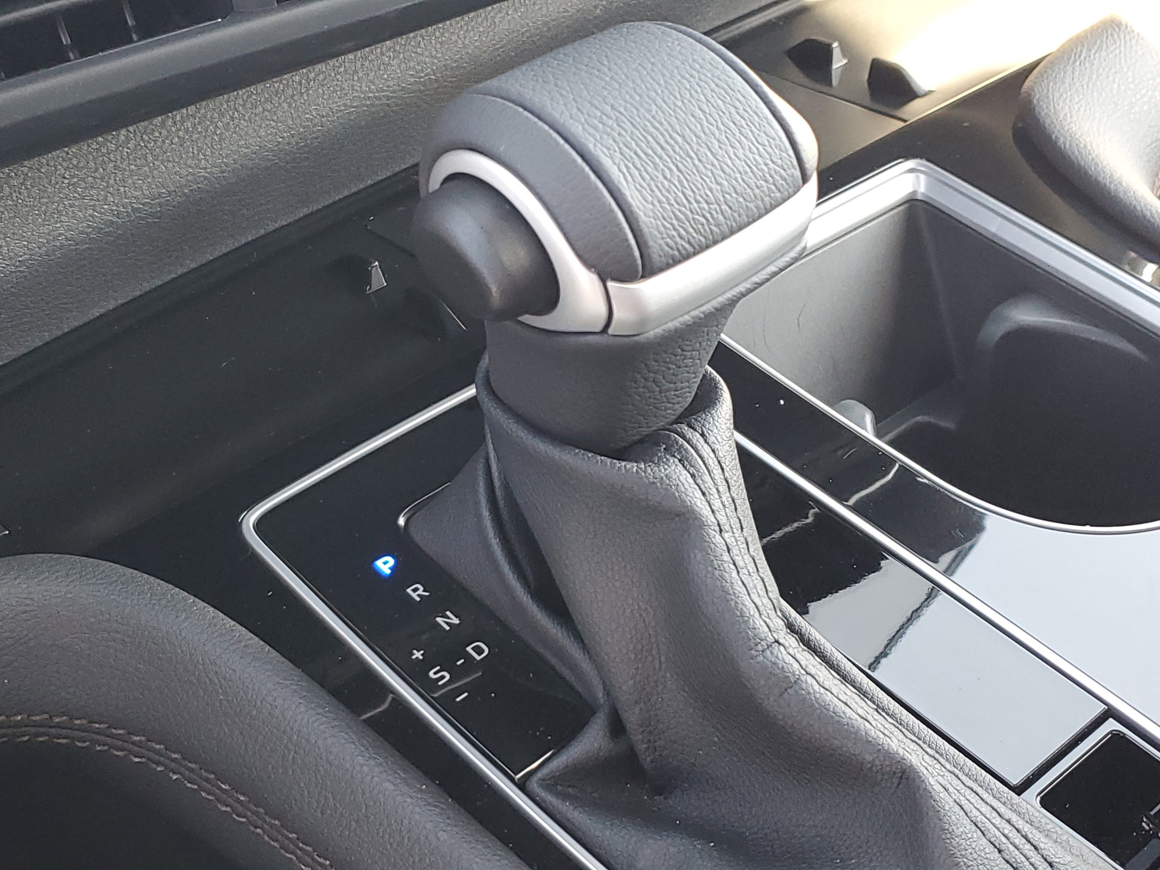 Used 2025 Toyota Sienna Limited image 31