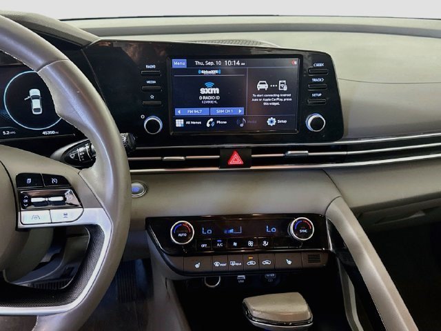 Used 2022 Hyundai Elantra SEL w/ Convenience Package FWD image 17