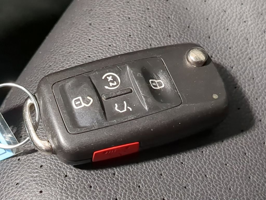 Used 2020 Volkswagen Passat 2.0T SE image 36