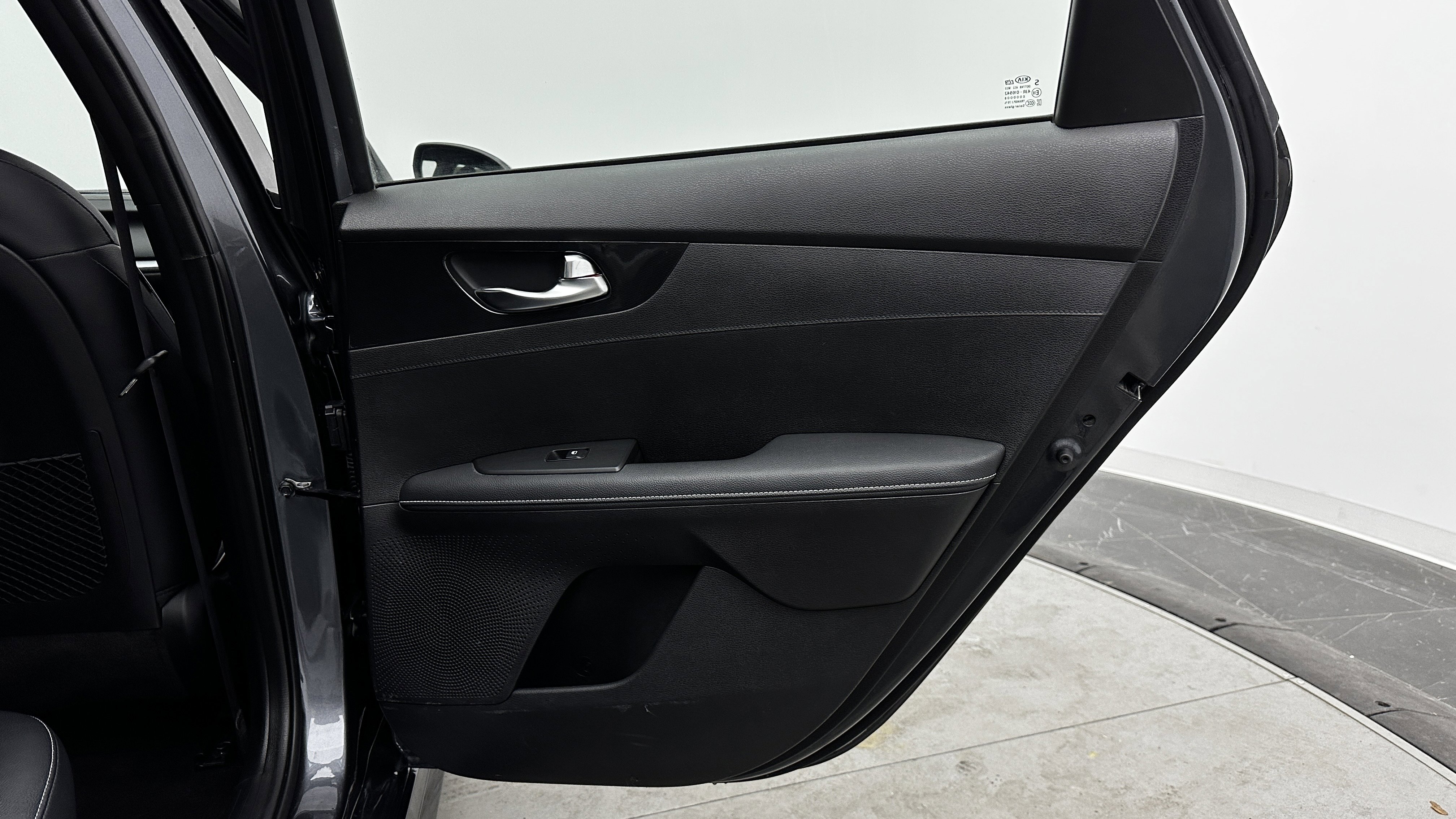 Used 2023 Kia Forte GT-Line w/ GT-Line Technology Package image 27