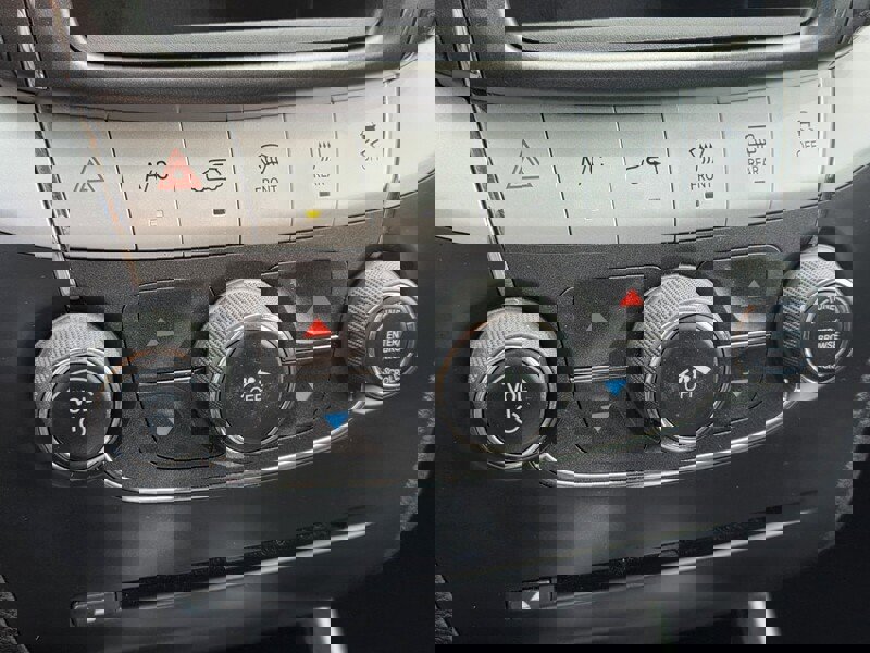 Used 2020 Dodge Journey SE w/ Blacktop Package image 18