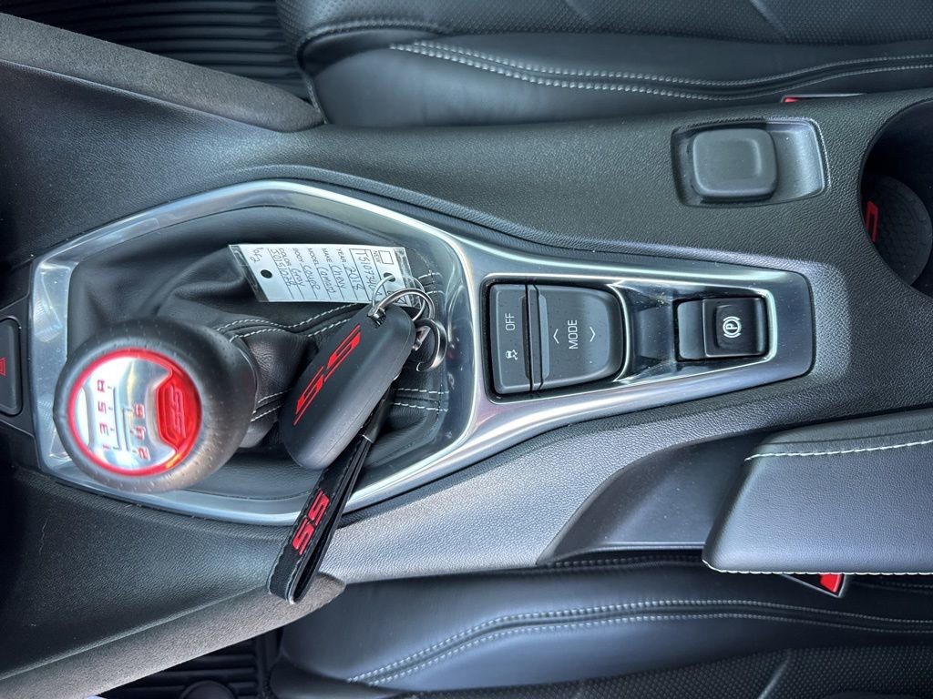 Used 2018 Chevrolet Camaro SS w/ LPO RS/SS Interior Package image 27