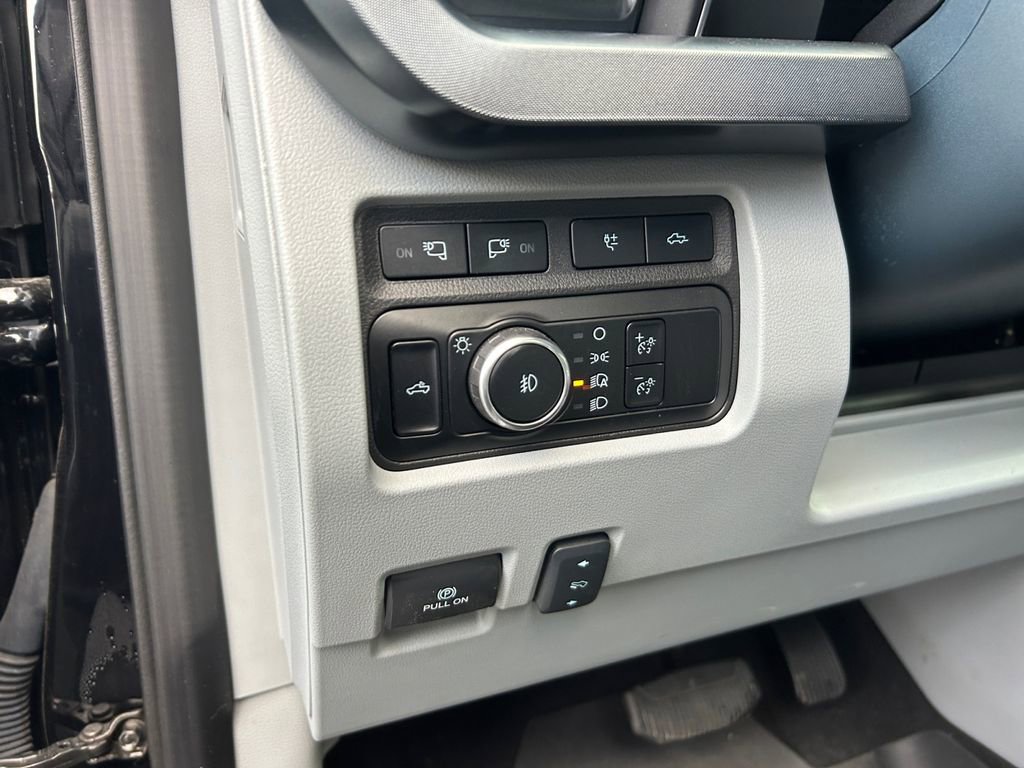 Used 2023 Ford F350 Limited image 21