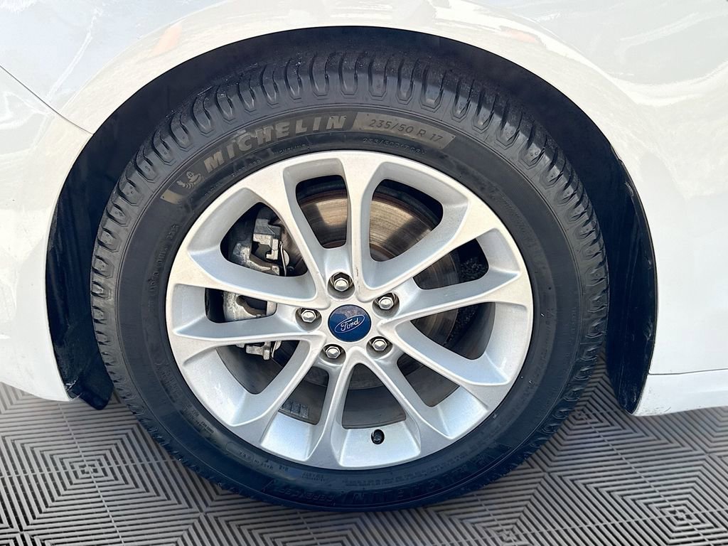 Used 2020 Ford Fusion SE image 33