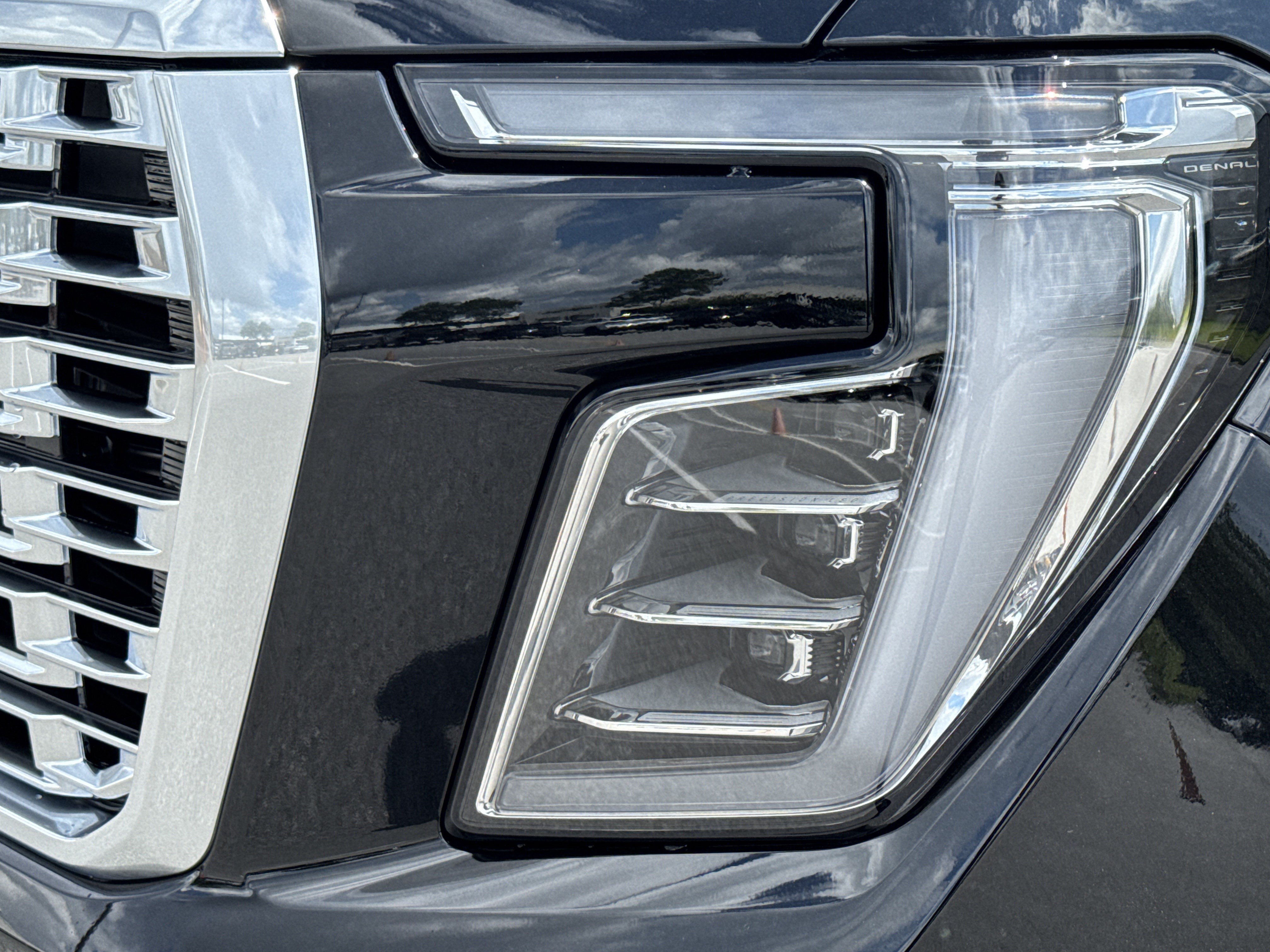 New 2026 GMC Yukon XL Denali w/ Denali Reserve Package AWD/4WD image 6