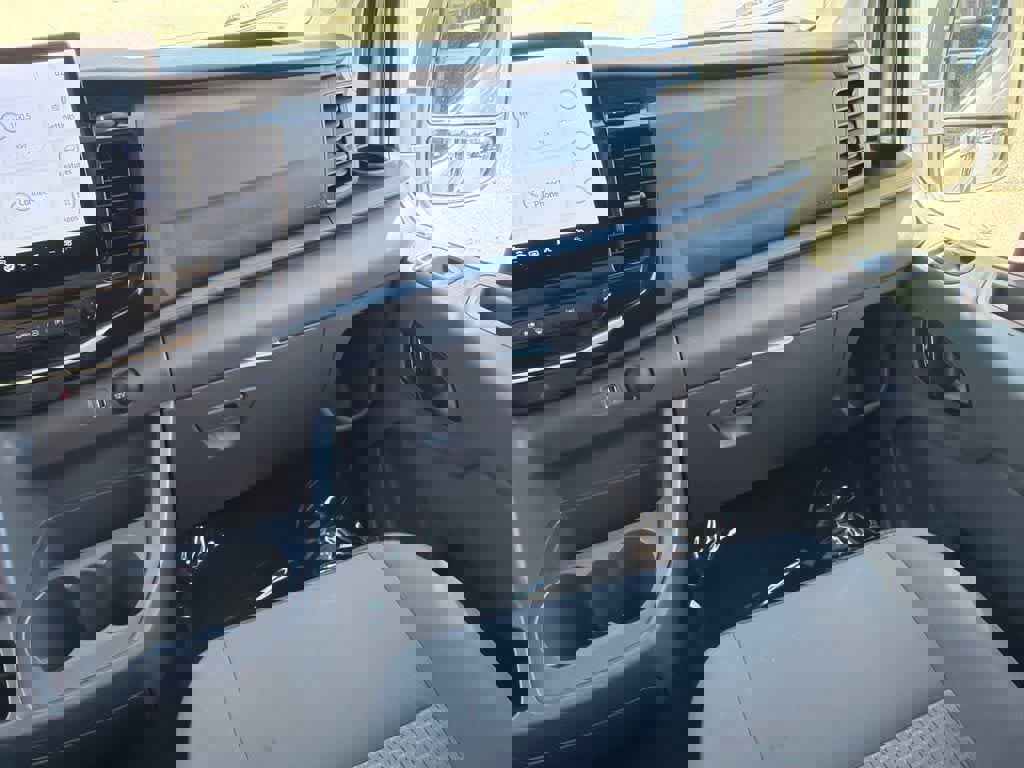 Used 2024 Ford Transit 350 XLT image 19