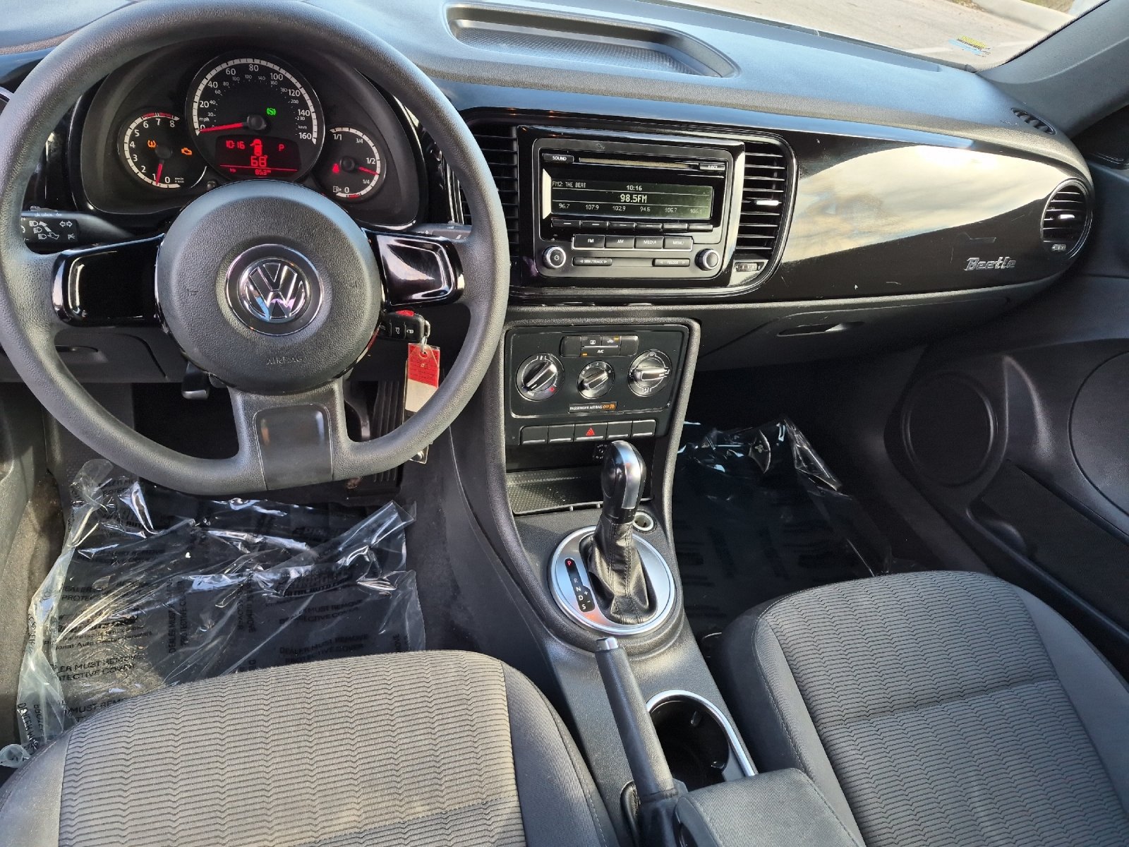 Used 2014 Volkswagen Beetle 2.5 FWD image 12