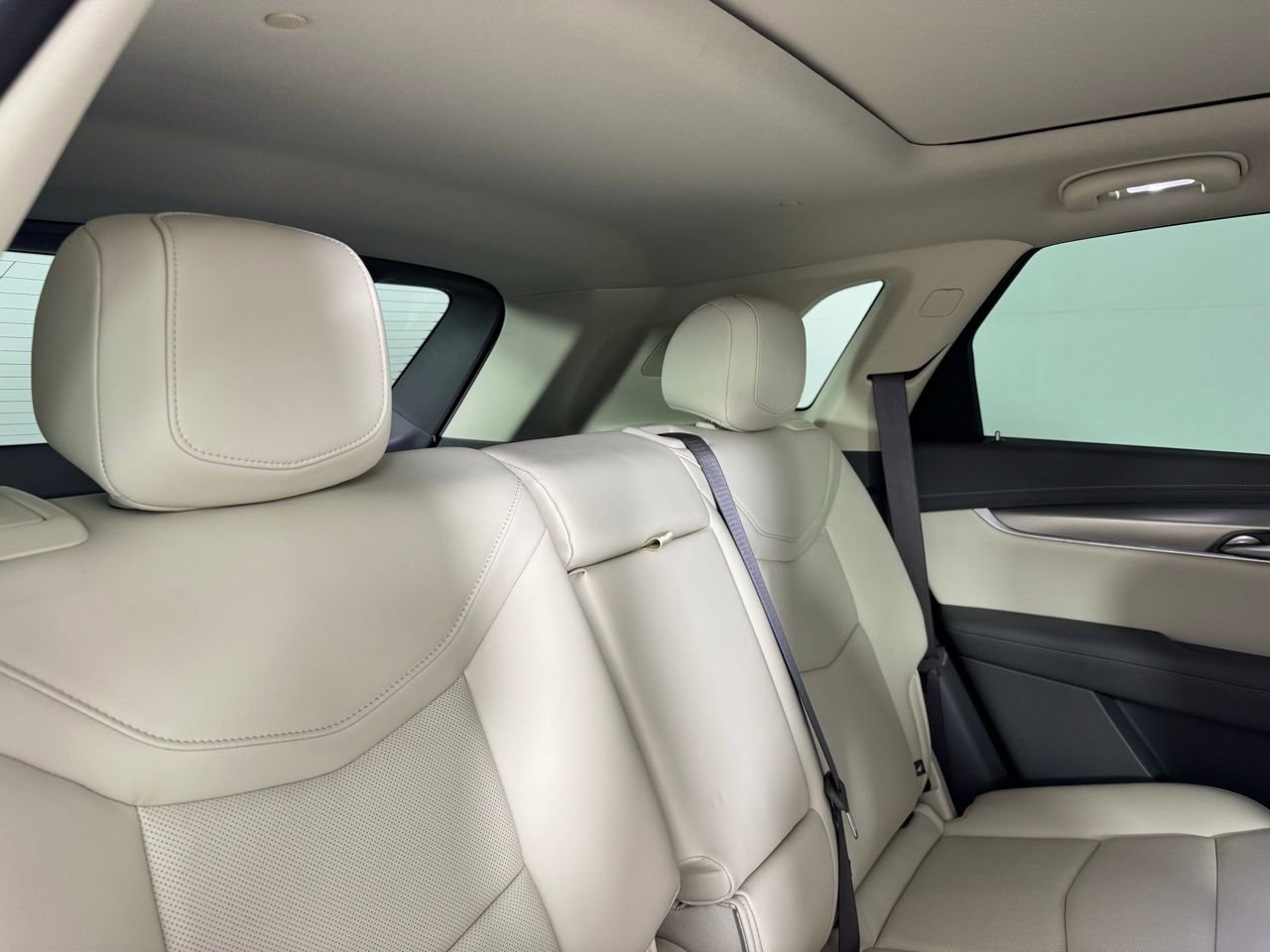 Used 2025 Cadillac XT5 Premium Luxury FWD image 44