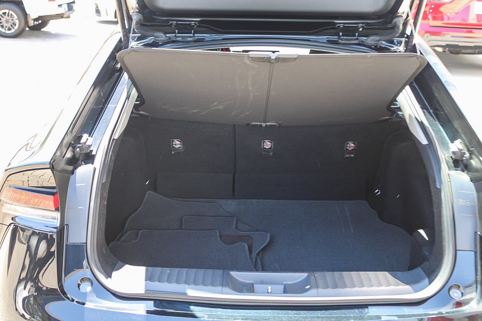 Certified 2025 Toyota Prius LE AWD/4WD image 27