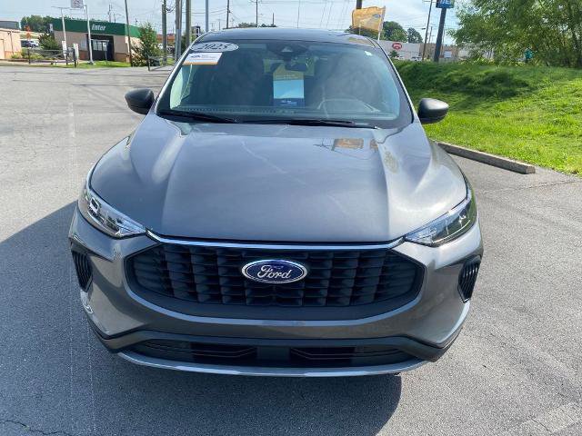 Certified 2025 Ford Escape Active FWD image 2