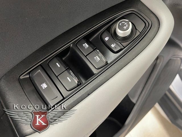 Used 2025 Subaru Outback Premium image 19