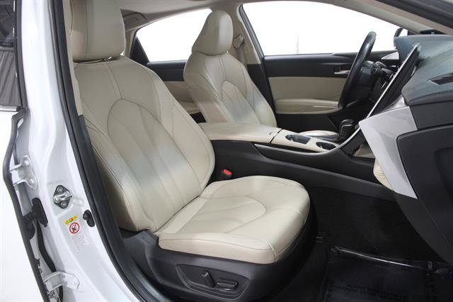 Used 2019 Toyota Avalon XLE w/ Moonroof Package FWD image 16