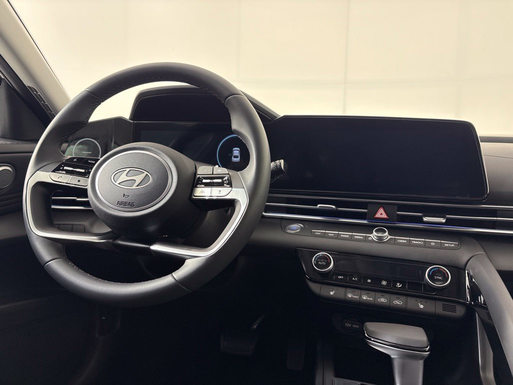 New 2026 Hyundai Elantra Limited FWD image 22