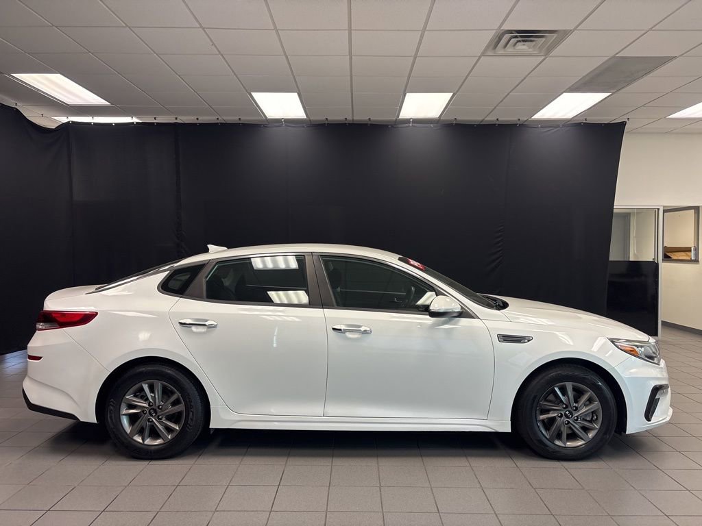 Used 2020 Kia Optima LX image 2