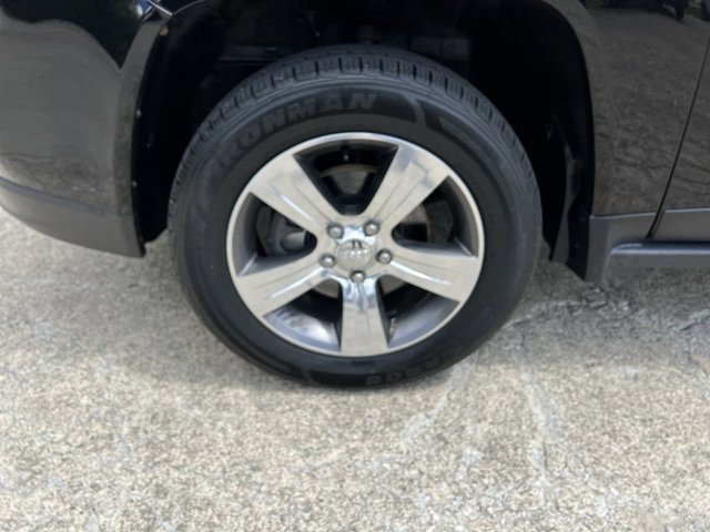 Used 2017 Jeep Compass High Altitude AWD/4WD image 32