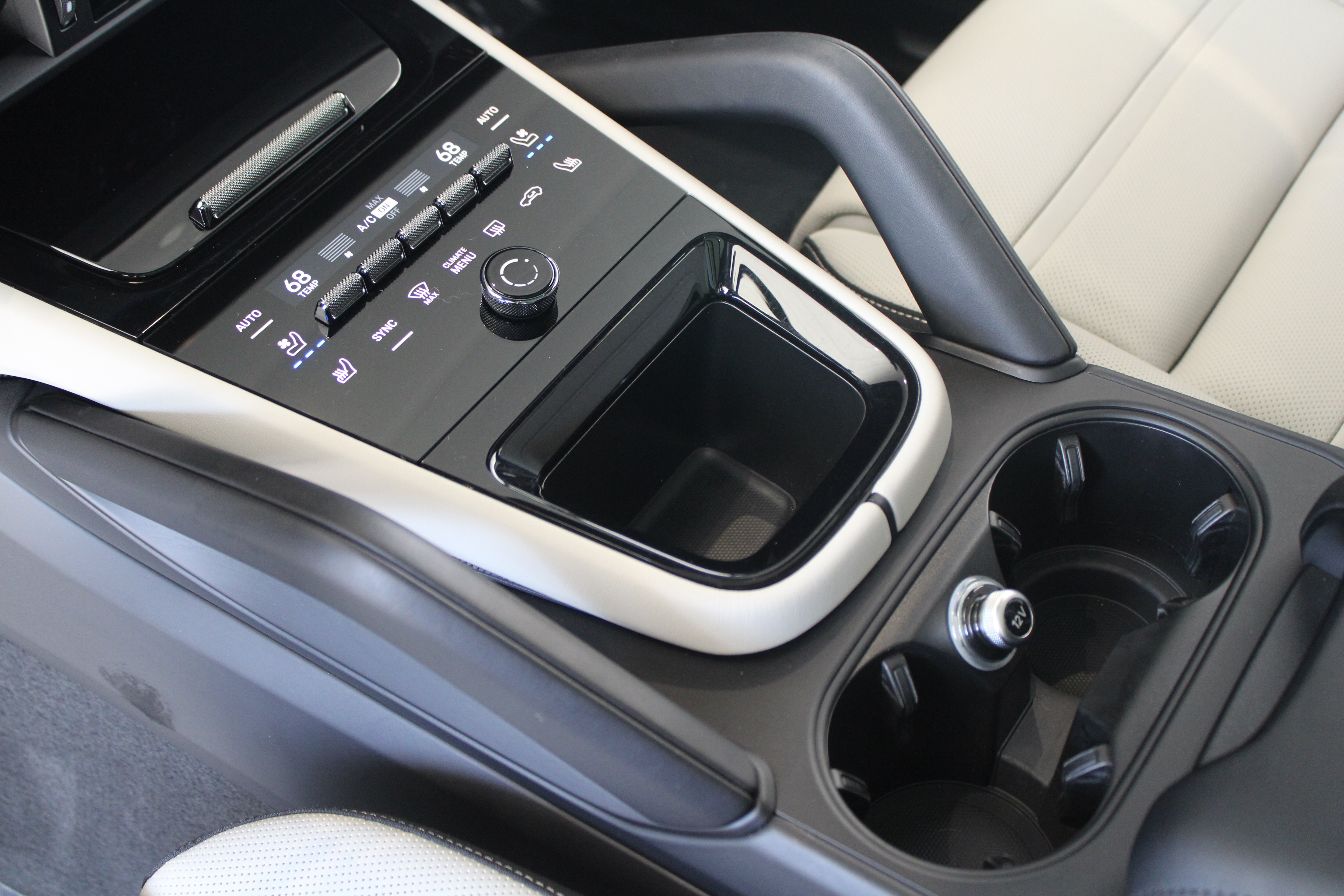 Certified 2025 Porsche Cayenne S AWD/4WD image 22