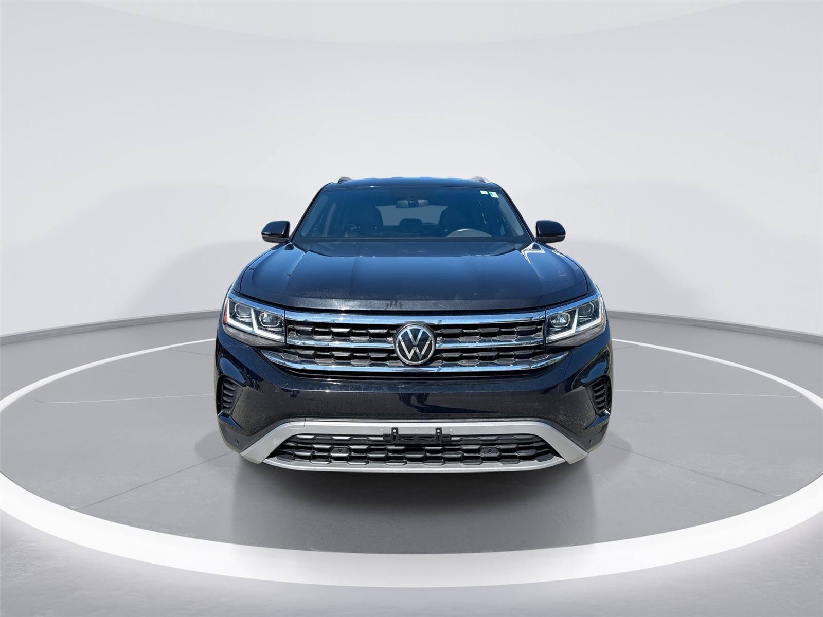 Used 2020 Volkswagen Atlas Cross Sport SE FWD image 3