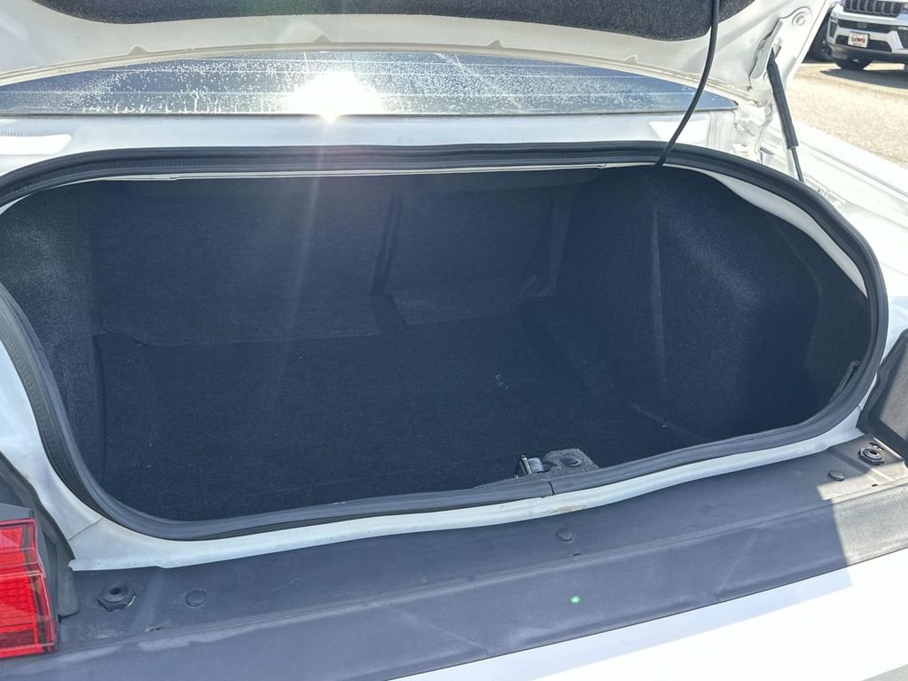 Used 2013 Dodge Challenger R/T RWD image 29