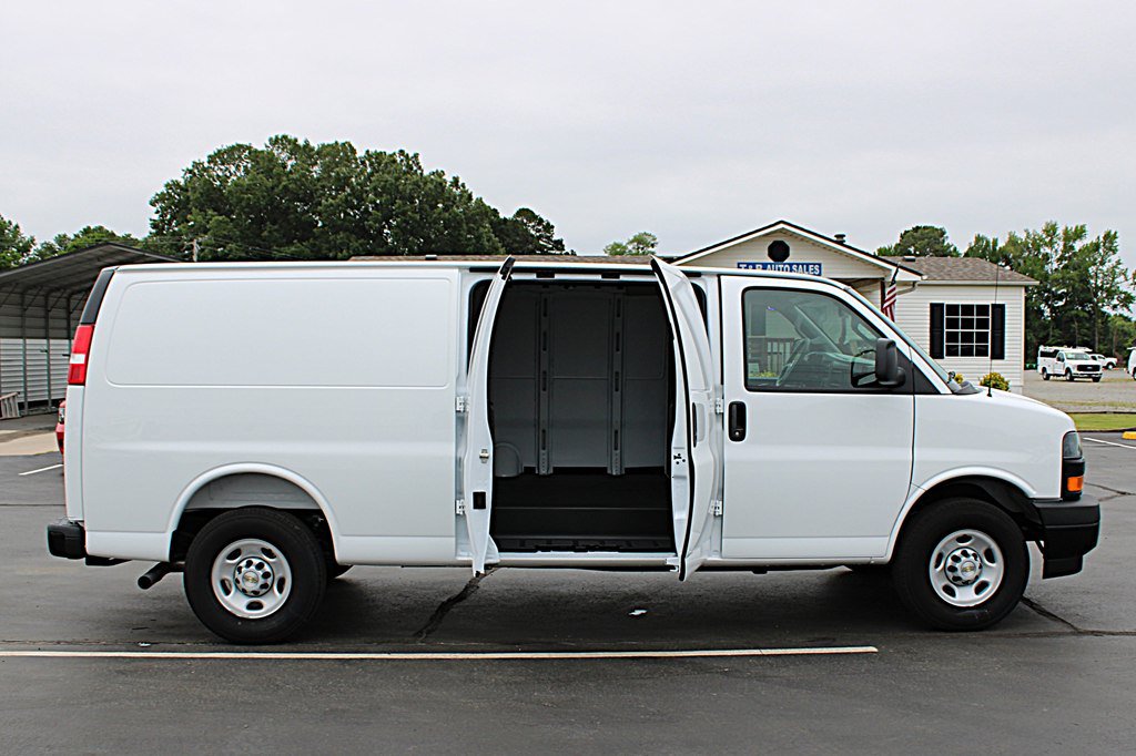 Used 2025 Chevrolet Express 2500 Extended w/ Driver Convenience Package RWD image 8