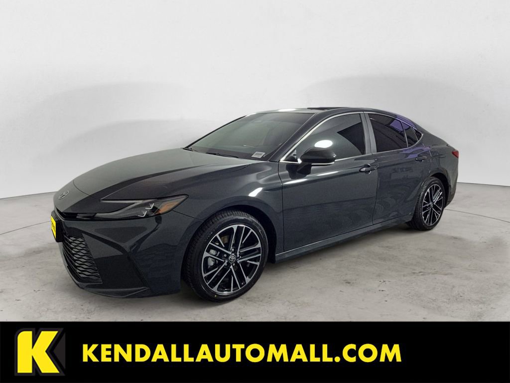 Used 2025 Toyota Camry XLE image 1