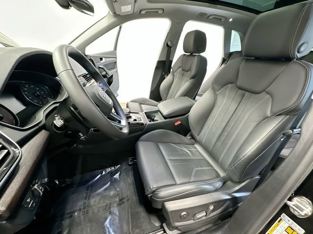 Used 2024 Audi Q5 2.0T Premium w/ Convenience Package AWD/4WD image 17
