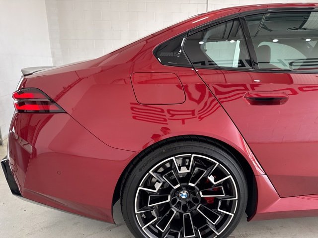 Used 2025 BMW M5 w/ Carbon Package image 6